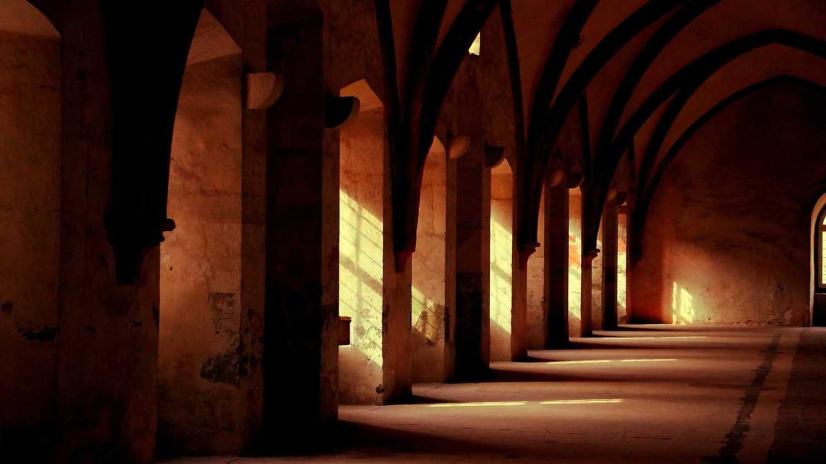 架空层电动车充电桩起火,二楼新房装修白做了,法院:物业要赔偿_百度知 ...